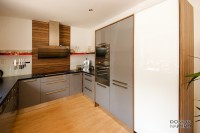 Kuchyňská linka Dolní Kounice - Šedá lesk + Makasar